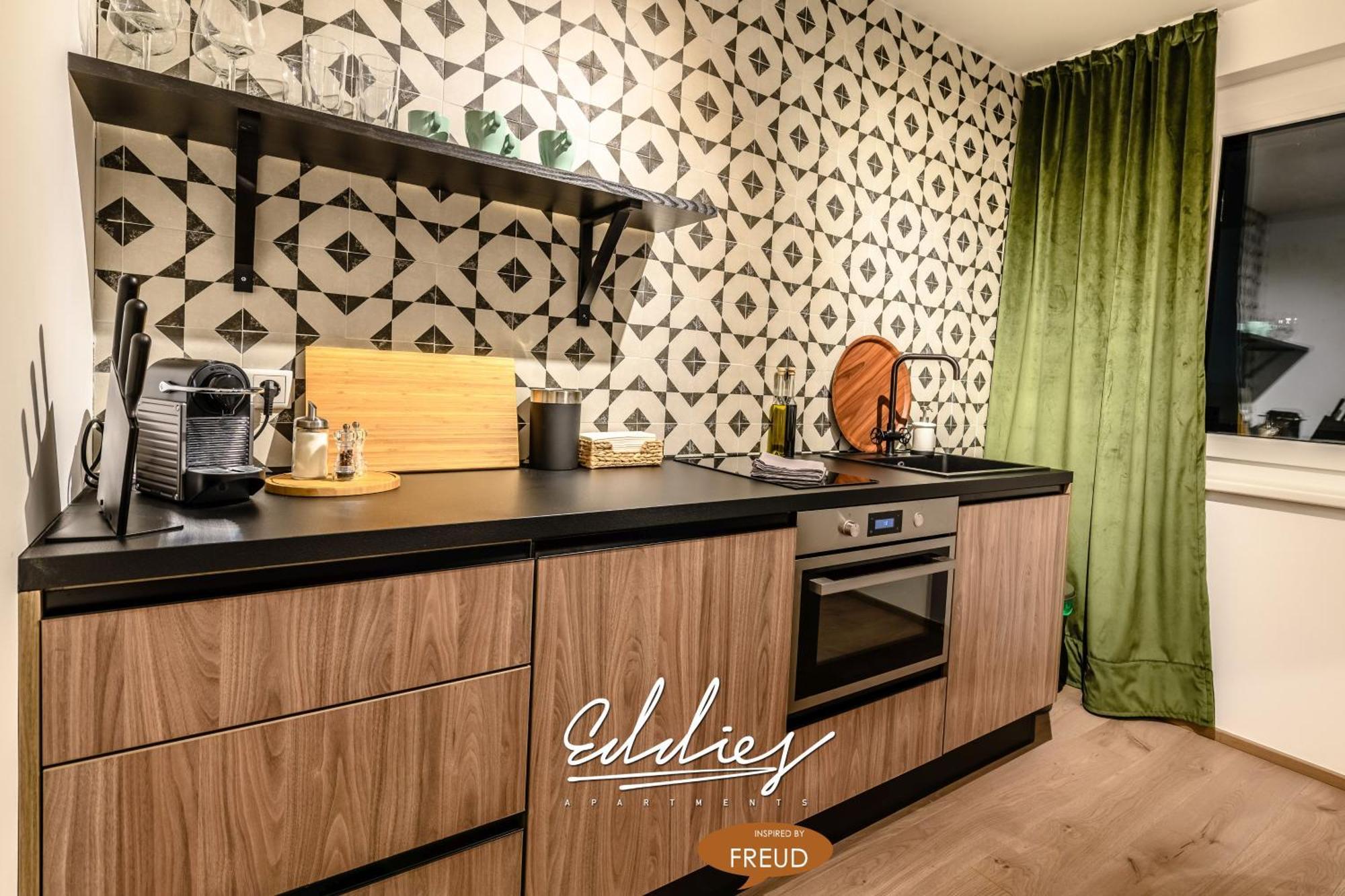 Apartment Eddie’s Design *